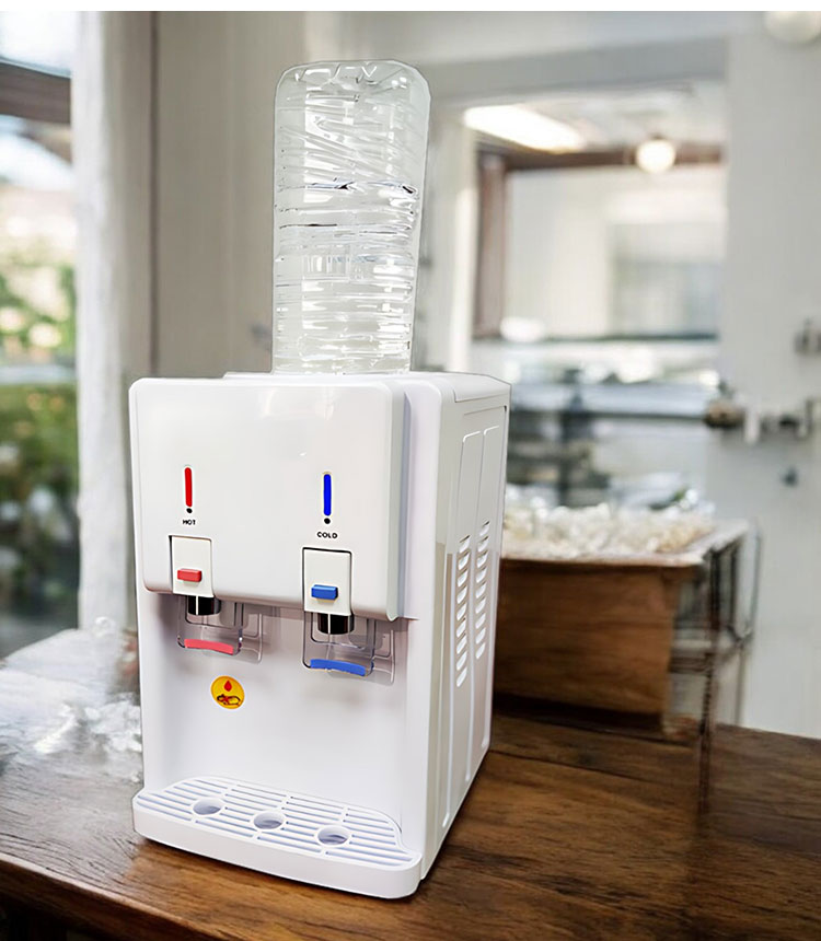 温冷水サーバー ペットボトル式 2Lペットボトルが使える 簡単 お手軽 温水チャイルドロック機能付き ベルソス VERSOS VS-WS200NX-WH