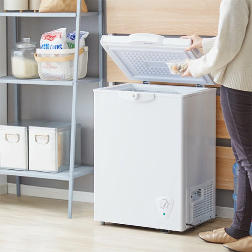 simplus 冷凍庫 上開き 66L バスケット付き 鍵付き 静音 大容量 冷凍冷蔵庫 省エネ 温度調整 冷凍ストック まとめ買い 冷凍食品 SP-66LUPD シンプラス