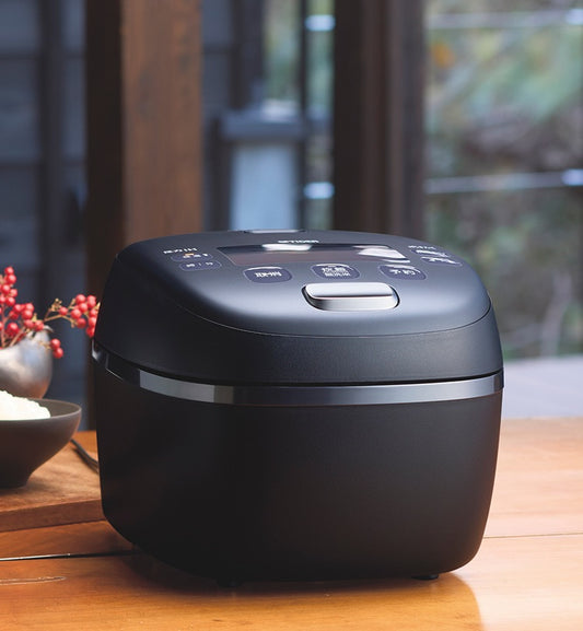タイガー TIGER 圧力IHジャー炊飯器 ご泡火炊き 5.5合 オフブラック 遠赤土鍋かまどコート釜 炊き分け おにぎり 冷凍ごはん 少量旨火 少量高速 玄米 調理 お手入れ簡単 JRI-G100KO エントリーモデル