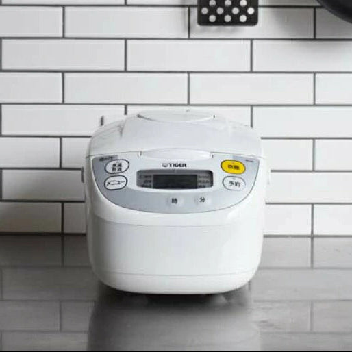 タイガー魔法瓶 マイコン炊飯ジャー 炊きたて 5.5合 JBH-G101W 炊飯器 マイコン式 一人暮らし 炊飯器 黒遠赤厚釜 お釜 エコ炊き