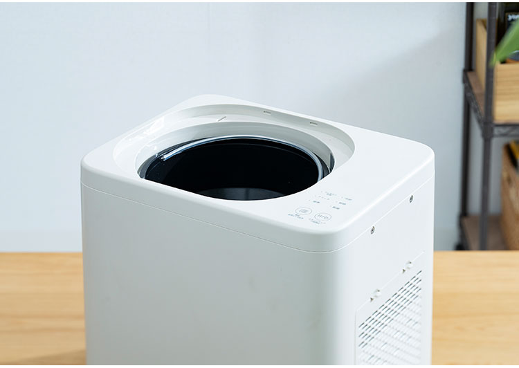 生ごみ処理機 GYUTTO ギュット 4L 縮小化 乾燥 粉砕 活性炭カートリッジ 消臭 脱臭 追加投入 透明窓 静音 洗浄機能 清潔 衛生 キッチン 肥料 固い 家庭用 夏 虫 QUADS QS561