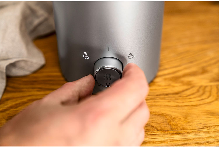 ツヴィリング エンフィニジー ミルクフォーマー 電動 クリーマー ミルクフォーサー 泡立て器 静音 シルバー ブラック おしゃれ ZWILLING Enfinigy 日本正規品 53104-300 53104-301(代引不可)